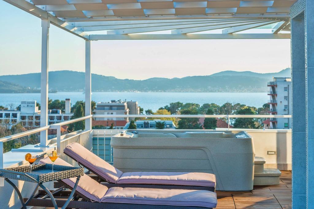 Sunset Penthouse Apartment With Jacuzzi And Seaview Zadar Exterior foto